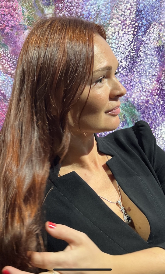 N.5644
Anastasia
40 anni
170 cm
Moscow