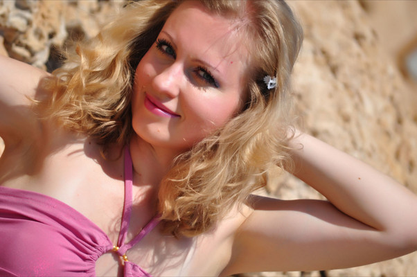 N.5652
Yulia
43 anni
173 cm
Moscow