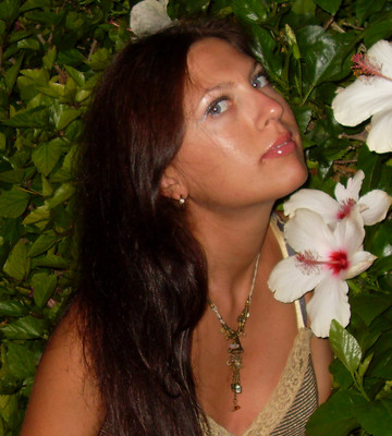 N.5666
Yulia
43 anni
170 cm
Voronezh