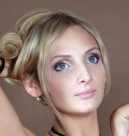 N.5725
Viktoria
36 anni
174 cm
Moscow