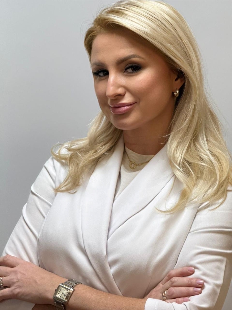 N.5753
Alina
43 anni
164 cm
Ufa