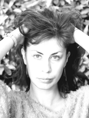 N.5839
Yulia
41 anni
174 cm
Paris