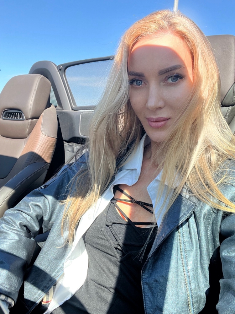 N.5883
Alena
38 anni
170 cm
Saint Petersburg