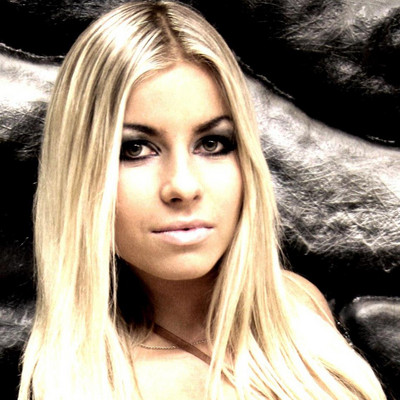 N.6049
Viktoria
36 anni
170 cm
Kiev