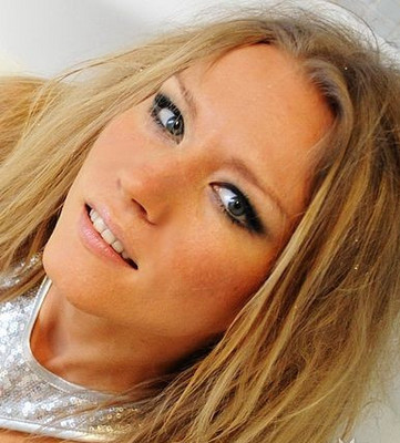N.6283
Yulia
39 anni
173 cm
Moscow