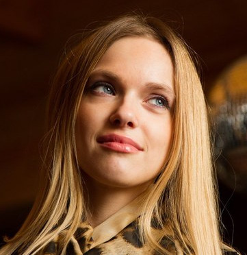 N.6910
Natalia
40 anni
167 cm
Saint Petersburg