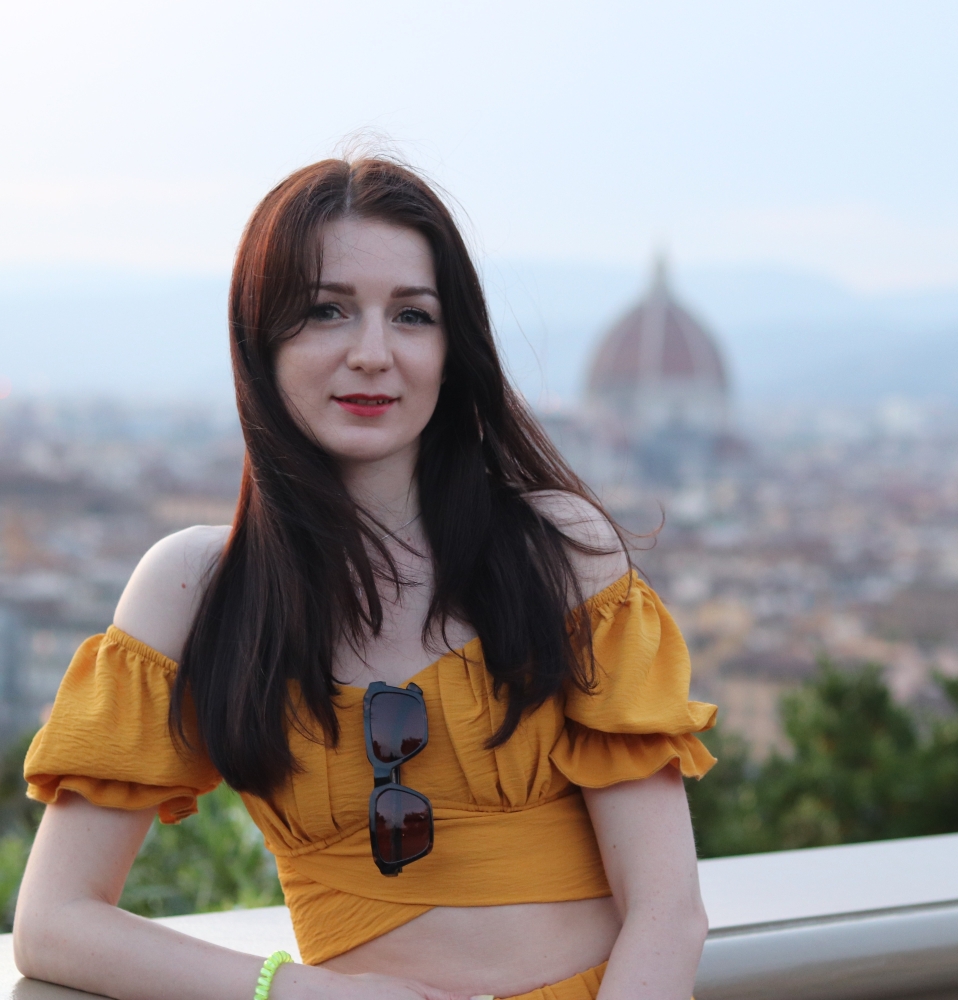 N.7049
Ekaterina
33 anni
165 cm
Kiev