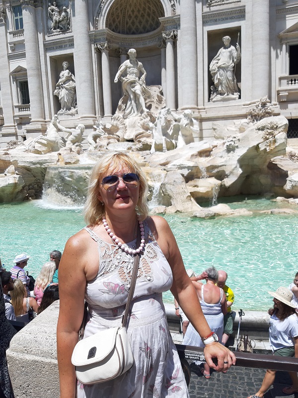 N.7051
Elena
58 anni
175 cm
Kiev