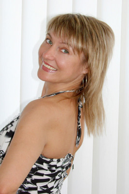 N.7107
Viktoria
54 anni
158 cm
Kharkov