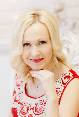 N.7255
Viktoria
42 anni
168 cm
Dnepropetrovsk