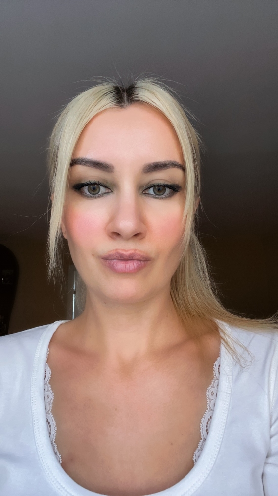 N.7469
Inna
41 anni
171 cm
Novosibirsk