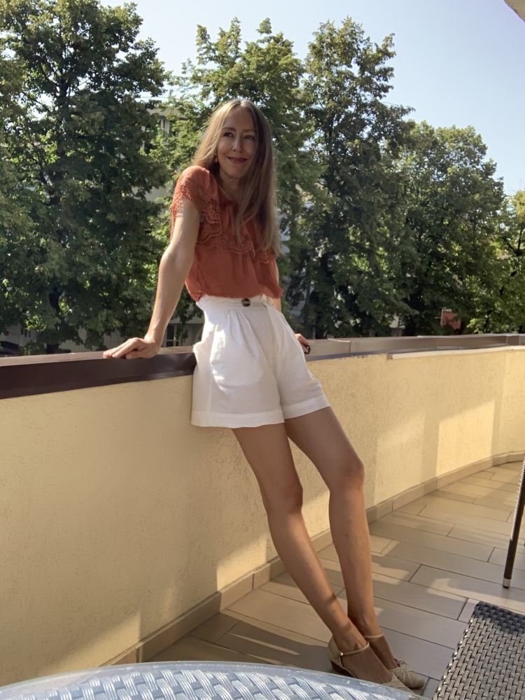N.7687
Yulia
46 anni
173 cm
Sochi