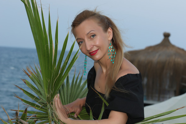 N.7894
Elena
48 anni
170 cm
Vilnius