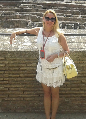 N.7896
Lyubov
42 anni
168 cm
Izhevsk