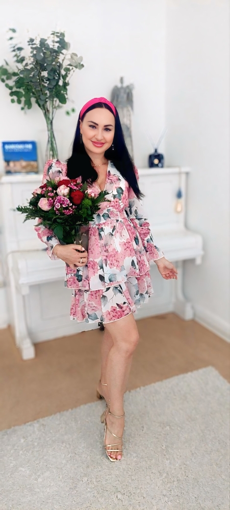 N.7973
Olga
39 anni
166 cm
Kharkov