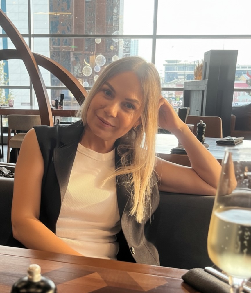 N.8236
Larisa
52 anni
161 cm
Ufa