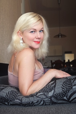 N.8276
Tatiana
50 anni
153 cm
Odessa