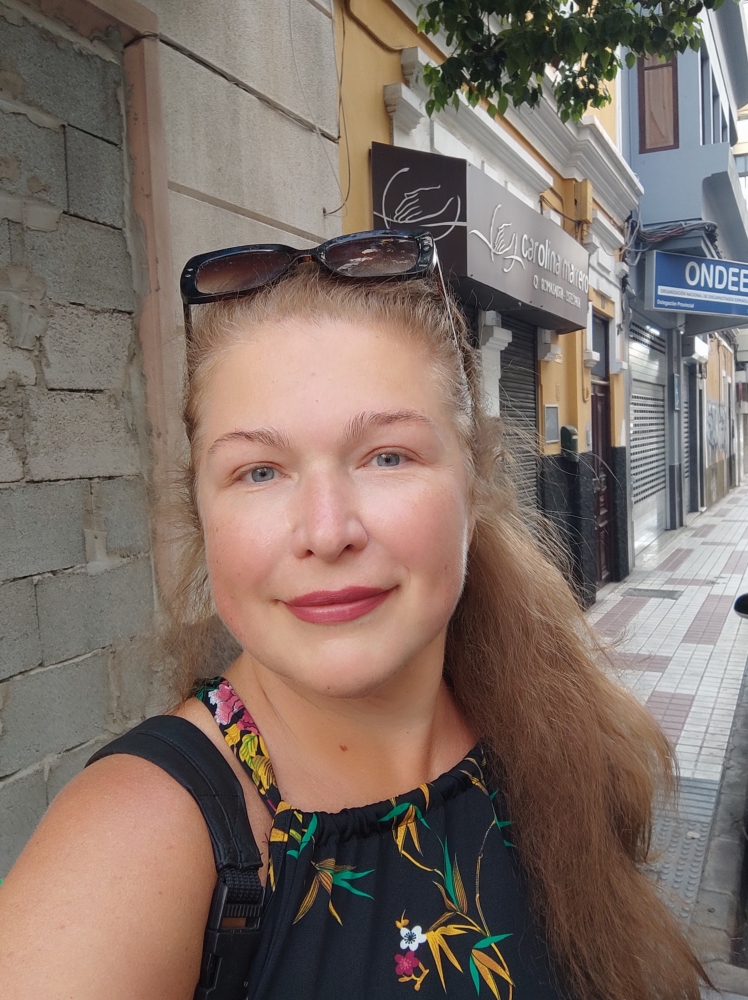N.8283
Elena
48 anni
182 cm
Dnepropetrovsk