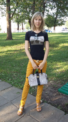 N.8299
Alena
40 anni
168 cm
Kamenets-Podolskiy