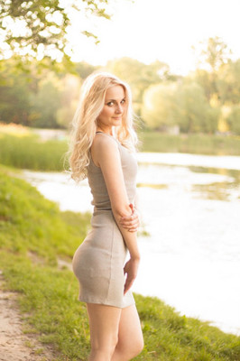 N.8321
Anna
41 anni
166 cm
Kiev