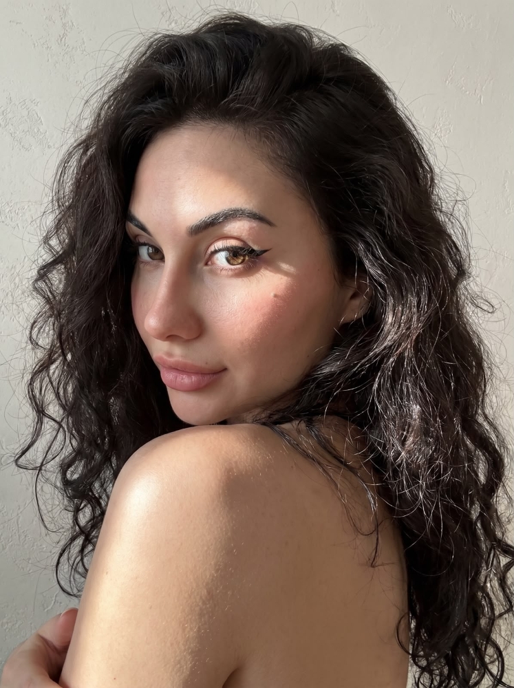 N.8400
Ekaterina
31 anni
163 cm
Krasnodar