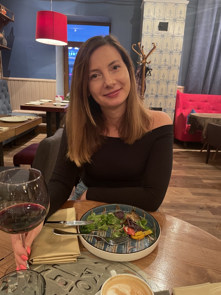 N.8467
Marina
39 anni
170 cm
Moscow