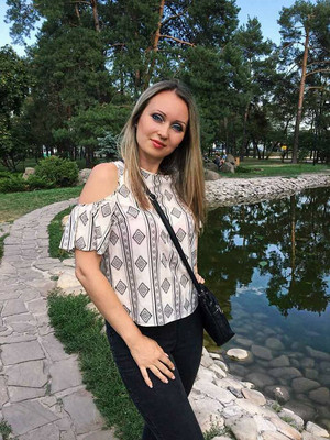 N.8852
Svetlana
46 anni
170 cm
Kramatorsk