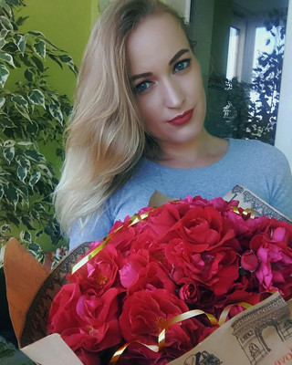N.9040
Alina
39 anni
166 cm
Gomel