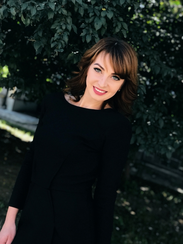 N.9053
Elena
35 anni
170 cm
Vinnitsa