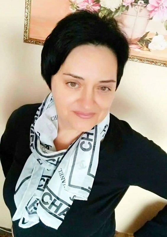 N.9088
Alina
61 anni
162 cm
Napoli