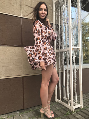 N.9286
Natalia
30 anni
166 cm
Ekaterinburg