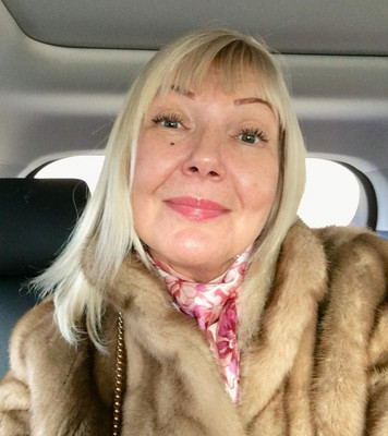 N.9403
Nina
60 anni
180 cm
Saint Petersburg