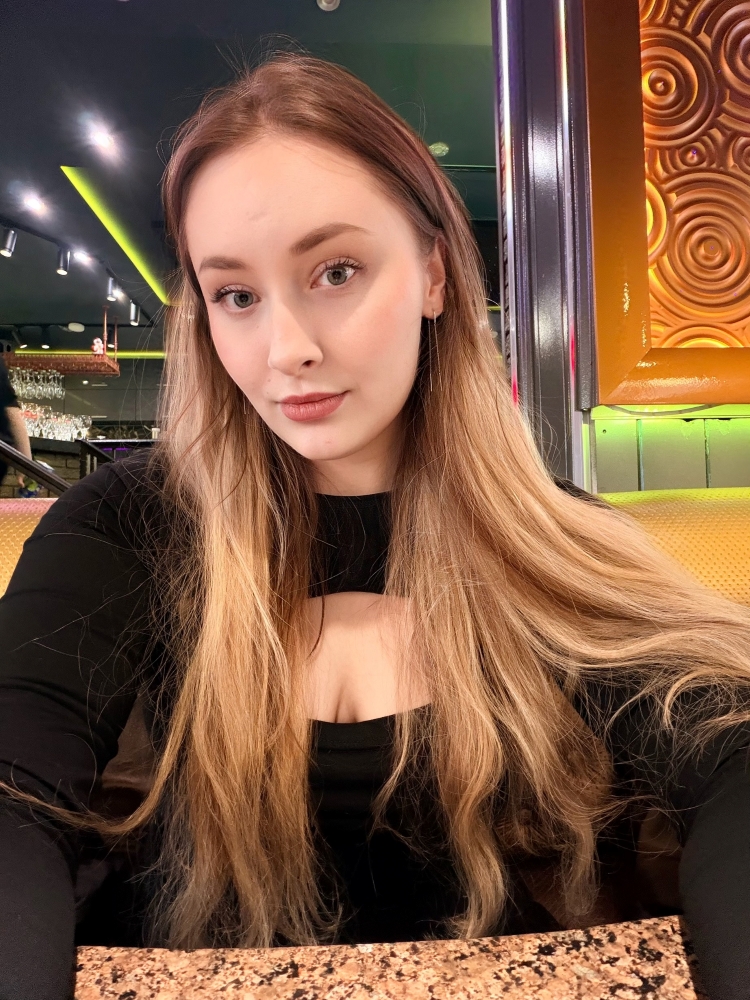N.9506
Angelina
26 anni
170 cm
Kiev
