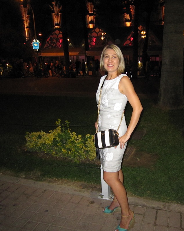 N.9526
Olga
46 anni
162 cm
Kiev