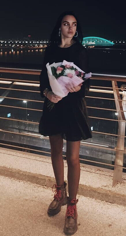 N.9564
Veronika
24 anni
175 cm
Chernigov