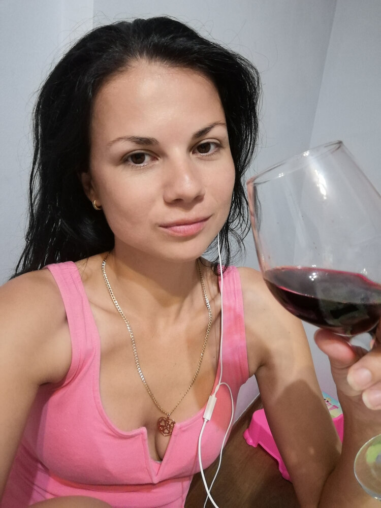 N.9567
Tatiana
41 anni
163 cm
Anapa