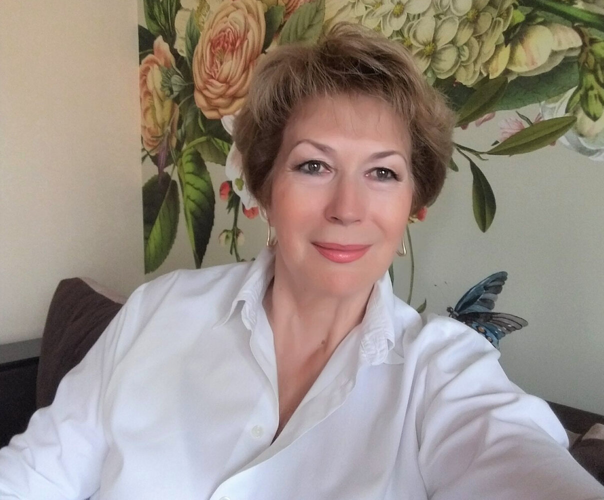 N.9581
Lyubov
61 anni
170 cm
Odessa
