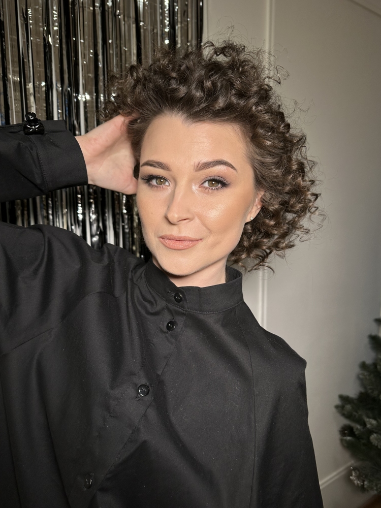 N.9591
Yana
32 anni
170 cm
Krivoy Rog