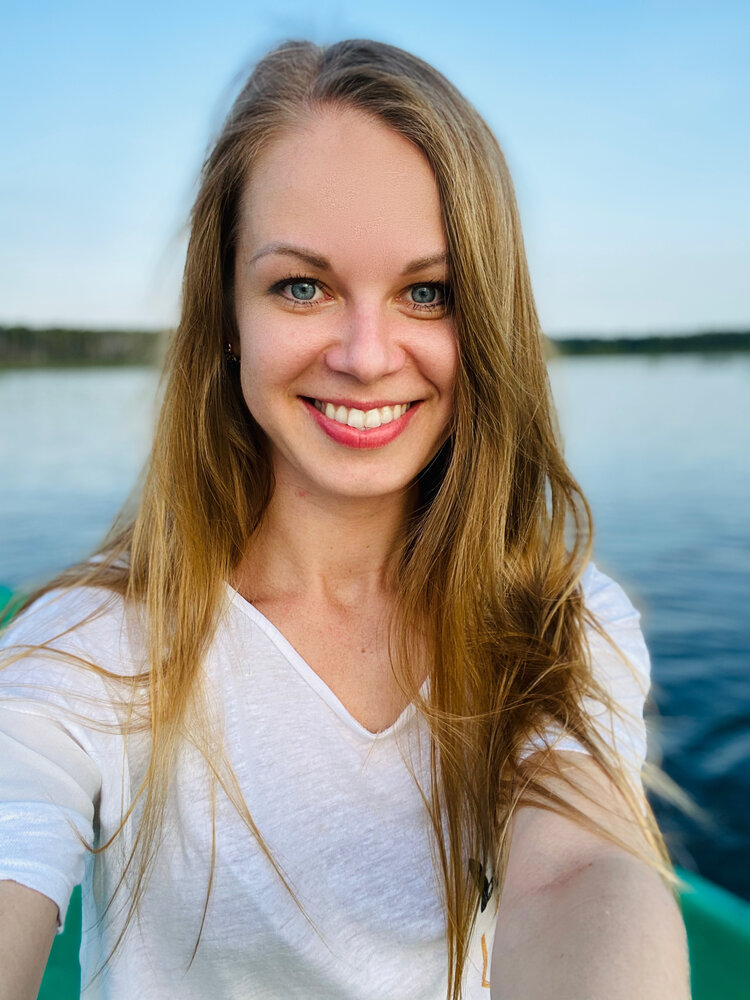 N.9595
Elena
37 anni
176 cm
Moscow
