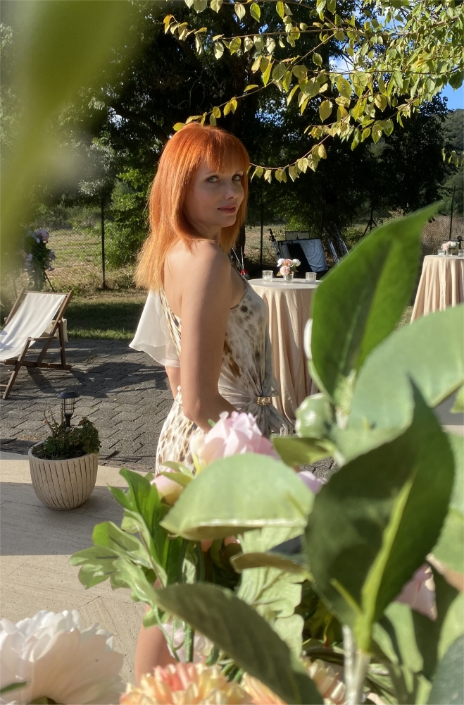N.9691
Nadin
42 anni
173 cm
Istanbul