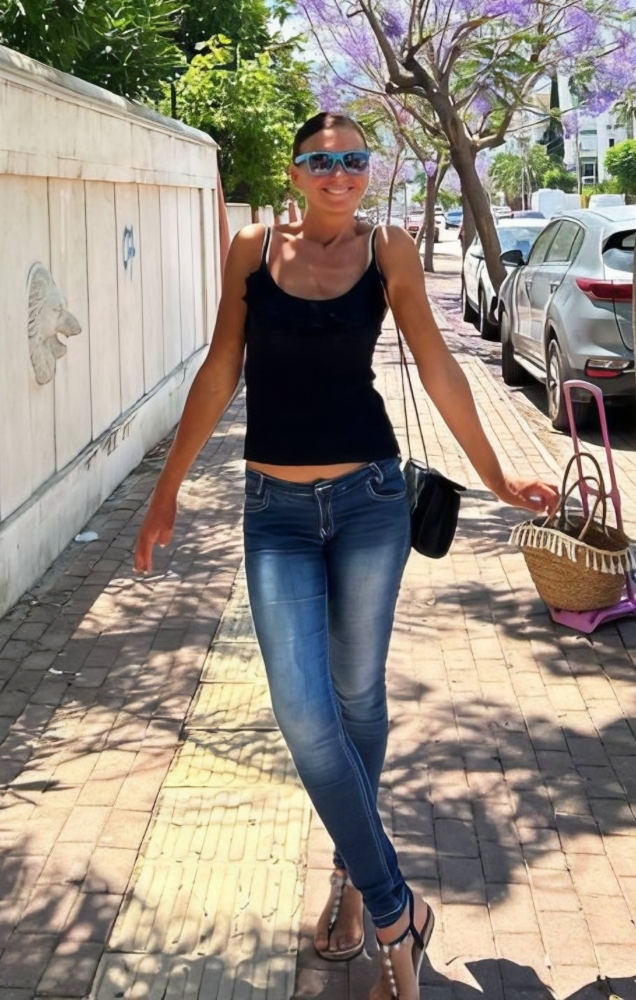 N.9737
Olga
44 anni
173 cm
Kiev