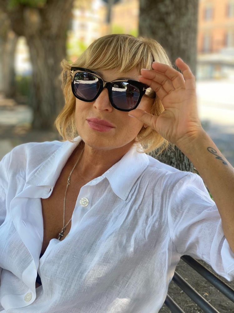 N.9742
Nina
60 anni
170 cm
Rome